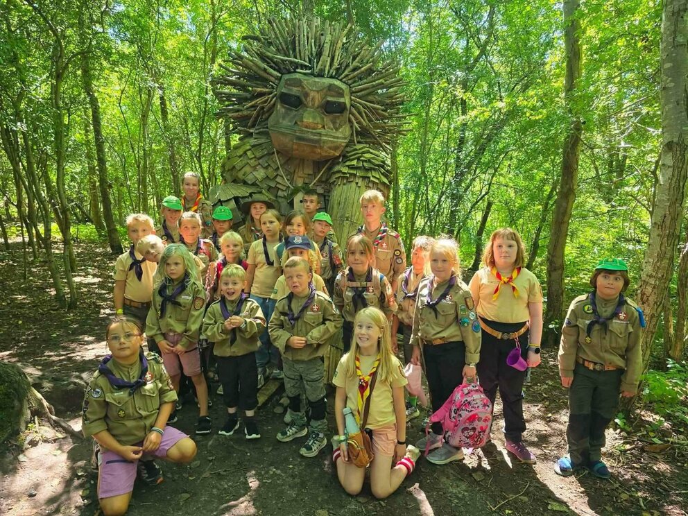 Ulveunger på jungletur